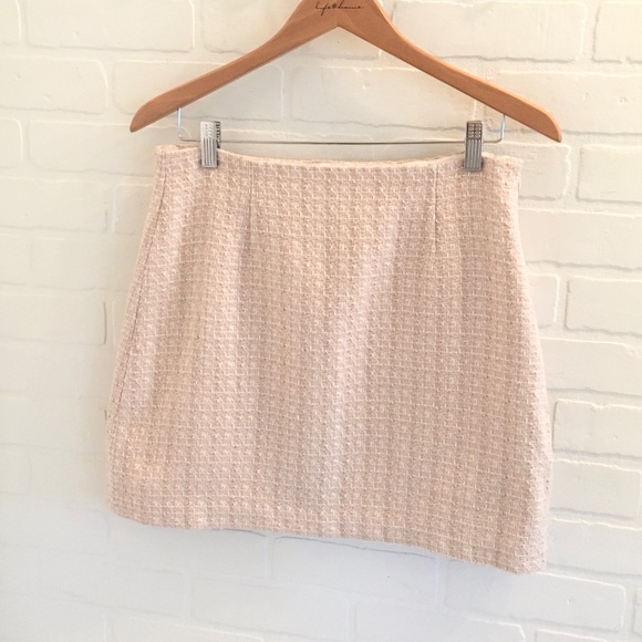 Aritzia Cream Pencil Skirt - Picture 5 of 14